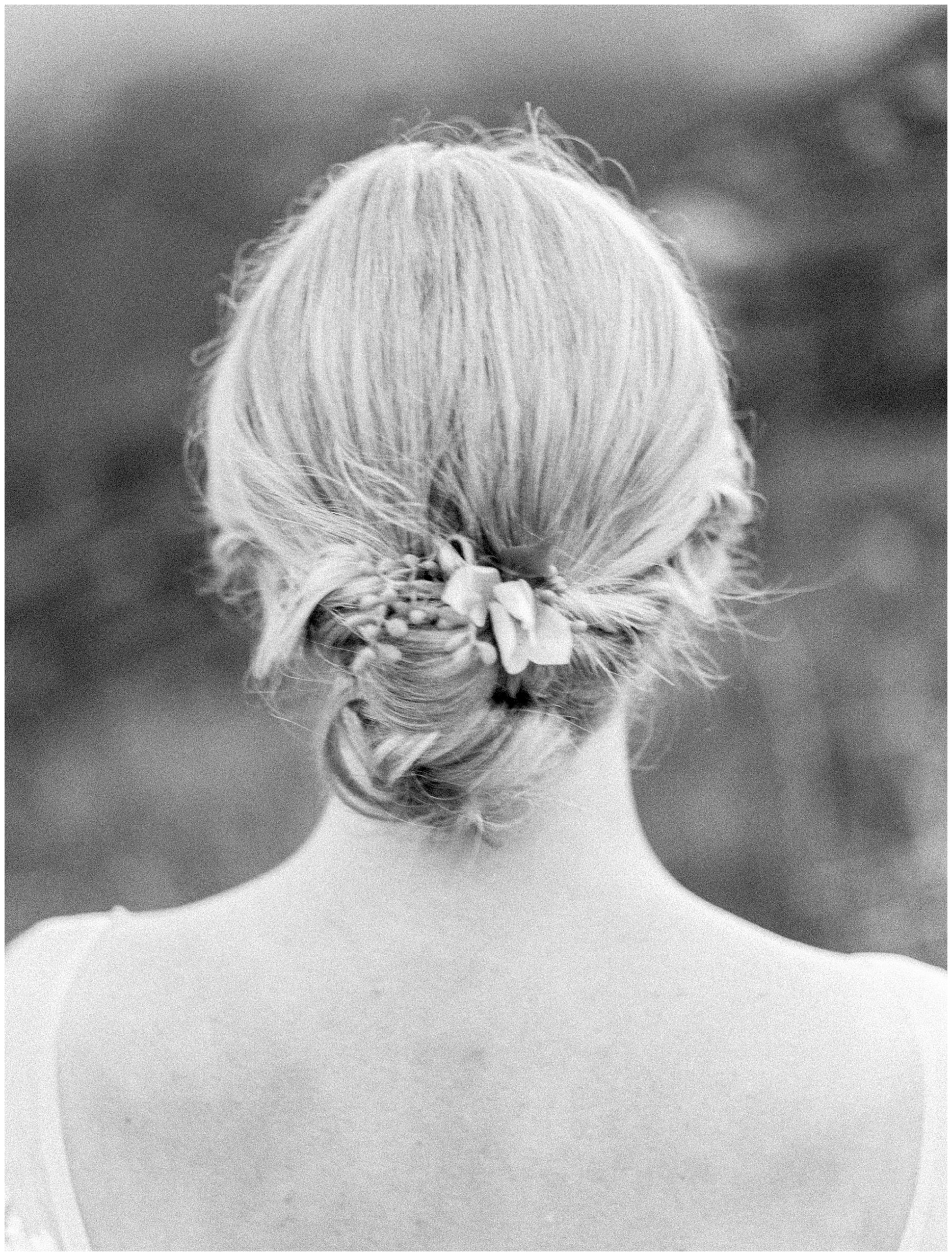 black and white image of the bride's hairstyle